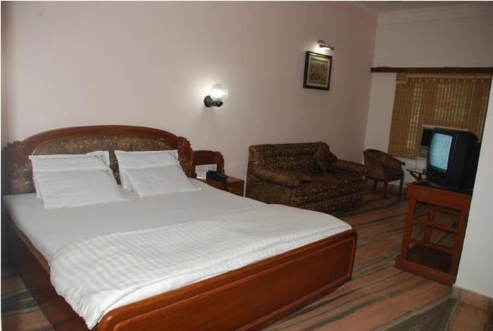 Hotel Padma Puri Room photo