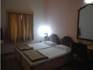 Hotel Padma Puri Exterior photo