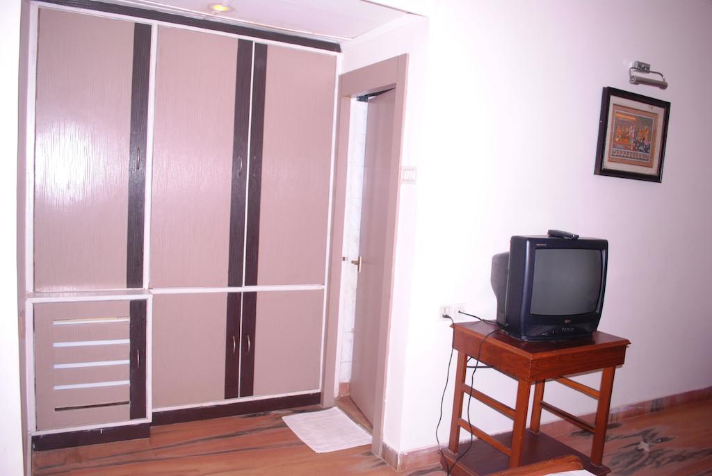 Hotel Padma Puri Exterior photo