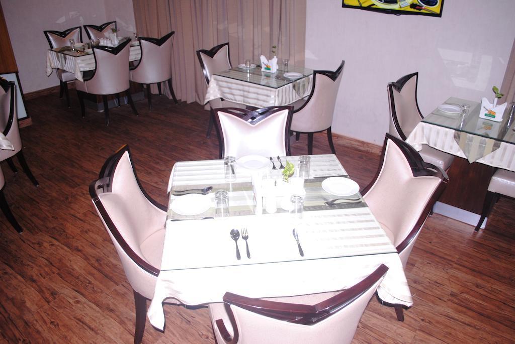 Hotel Padma Puri Exterior photo