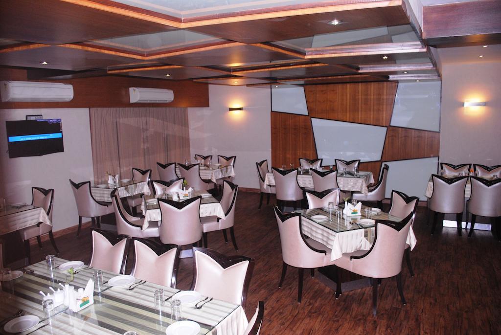 Hotel Padma Puri Exterior photo