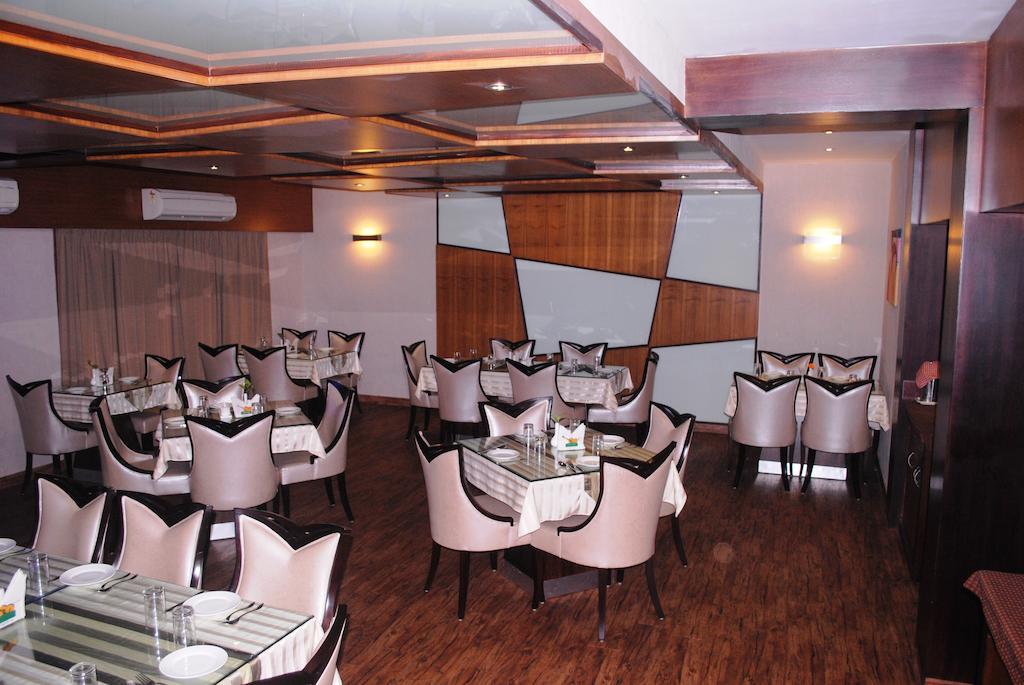 Hotel Padma Puri Exterior photo